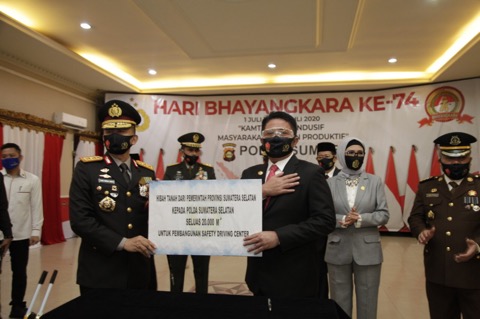 HUT Bhayangkara, Herman Deru Hibahkan Lahan 2 Hektare ke Polda Sumsel