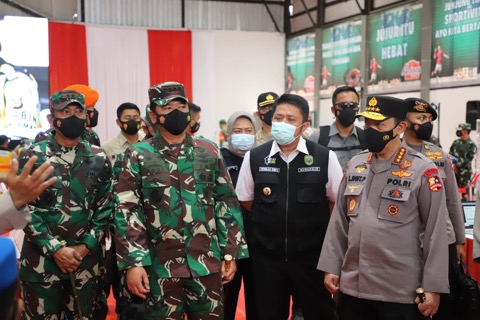 Usai Divaksin  Covid-19, 2000 Personil TNI/ Polri Siap Membantu Pemerintah Tegakkan Prokes