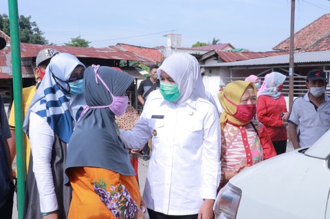 Wawako Palembang Antarkan Balita Penderita Tumor Mata Berobat ke RS