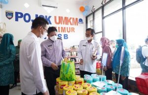 Bupati OKU Timur Bagikan 300 Voucher Belanja Saat Launching KPN Mart