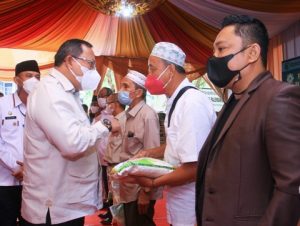Ringankan Beban di Masa Pandemi Bupati Dodi Salurkan Bantuan Beras Bagi Warga Muba di Kota Palembang