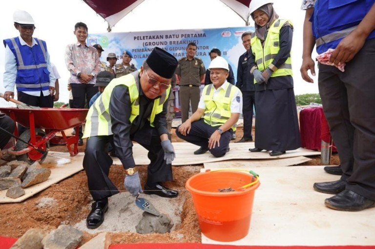 KPTA Palembang Dan Bupati OKUT Hadir Langsung Peletakan Batu Pertama Pembangunan Gedung PA Martapura