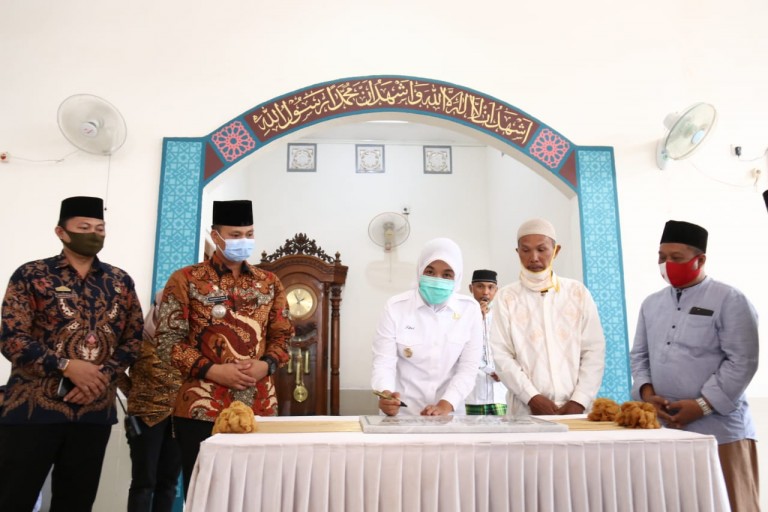 Peduli Tempat Ibadah, Wawako Palembang Resmikan Masjid Sukalillah