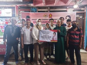 Berikan Bantuan Kepada Musolla, Siti Nurizka Harapkan Bermanfaat