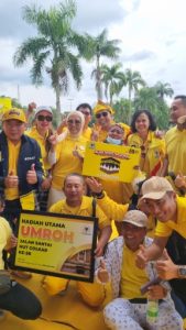Pecahkan Rekor Muri, Puluhan Ribu Warga Palembang Ikuti Jalan Sehat Golkar Sumsel