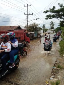 Warga Pertanyakan Pemerintah Kota Palembang Sebut Jalan di Palembang 83 Persen Mantap