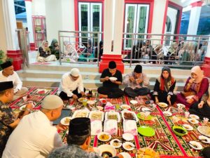 Sajikan Takjil Gratis Setiap Hari, Masjid Rita Suryani Tunjukan Kepedulian ke Sesama