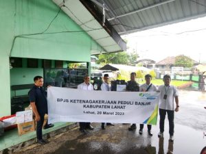 BPJS Ketenagakerjaan Salurkan Tanggung Jawab Sosial Lingkungan Korban Banjir Lahat