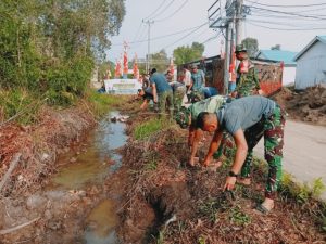 Satgas dan Warga Gelorakan Gotong Royong di Kampung TMMD