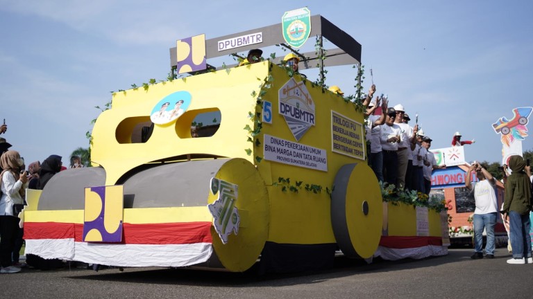 Karnaval Mobil Hias Hibur Masyarakat dan Jadi Ajang Promosikan Kekayaan Budaya Sumsel 