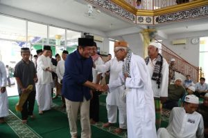 Safari Jum'at di Masjid Hibatul Haqqi 2 Ilir, Herman Deru Ingatkan Pentingnya Rasa Ikhlas Memakmurkan Masjid