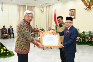 Presiden Jokowi Anugerahi Gubernur Sumsel Penghargaan Adhikarya Naraya Pembangunan Pertanian