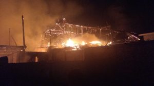Damkar dan Warga Setempat Berhasil Padamkan Kebakaran di Jalan Depaten Lama, Palembang