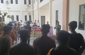 Aksi Alih Fungsi Lahan, Puluhan Massa Serbu Kantor DPRD Musi Rawas