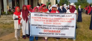 HUT RI ke-78, Emak-Emak Perumahan GS Sumsel Sejahtera Demo Minta Tetap Jadi Warga Palembang