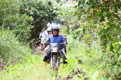 Wujudkan Mimpi Warga Dusun Saluran Miliki Jalan Mulus dan Penerangan Listrik