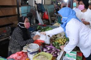 Sosialisasi Pentingnya Penggunaan Masker, Dinas Perdagangan Palembang Kunjungi Pasar Tradisional