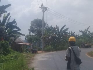Jaringan Listrik di Jalan Pemkab Jagaraga Siap Beroperasi