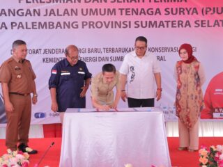 Terima Bantuan 155 Titik PJU-TS, Ratu Dewa Sebut Palembang Masih Butuh 30 Ribu Titik