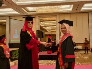 Resmi Diwisuda, Rektor UKB Palembang : 624 Mahasiswa Mampu Membuka Lapangan Pekerjaan