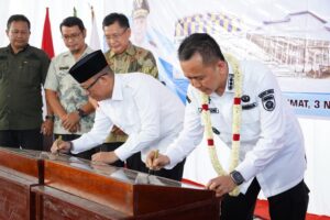 Pj Gubernur Sumsel Agus Fatoni Resmikan Pasar Bantuan Provinsi di OKU