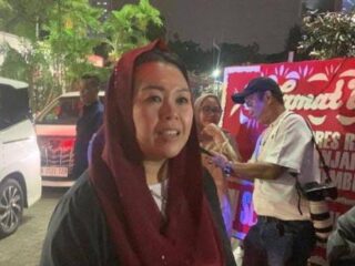 Khofifah Disebut Masuk TKN Prabowo-Gibran, Yenny Wahid Siap Bersaing di Jatim