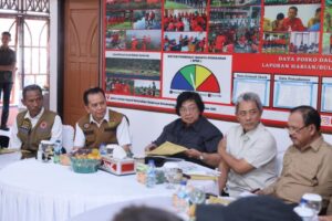 Pj Gubernur Agus Fatoni Bersama Menteri LHK Gelar Rapat Penanganan Karhutla di Kabupaten OKI