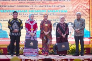 RA Anita Hadiri Penyerahan Memori Jabatan Gubernur dan Wagub Sumsel