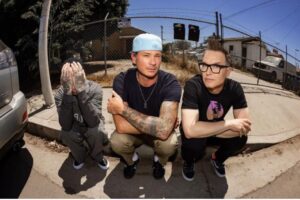 Blink-182 Kembali Dengan Album "One More Time" dan Video Musik Ikonik