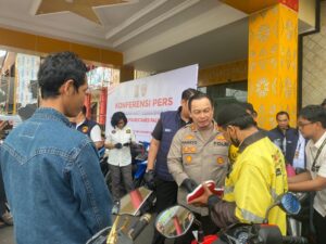 Kapolrestabes Palembang Kombes Pol Dr Harryo Sugihhartono Kembalikan Motor Hilang Dicuri, Salah Satunya Pengendara Ojol