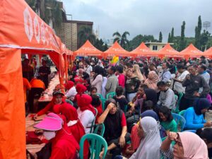 6.500 Porsi Bakso Gratis Diserbu Masyarakat Palembang