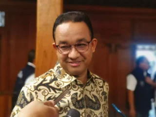 Anies Minta Jokowi Sanksi Menteri yang Tidak Netral