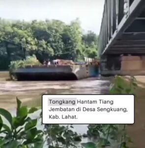 Pemilik Kapal Tongkang Hantam Jembatan di Merapi Timur Lahat, Belum Ada Kabar