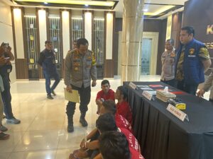 Polisi Tangkap Pelaku Pencurian Viral Medsos Gunakan Senpi Rakitan di Putri Kembang Dadar Palembang