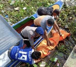 Warga Temukan Mayat Laki-laki Pakai Celana Pendek dan Tidak Menggunakan Baju Tenggelam di Perairan PT Sap Palembang