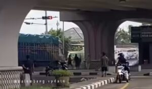 Tiga Pelaku Pemalakan Sopir Mobil Fuso Yang Viral di Bawah Jembatan Fly Over Palembang Dibekuk Polisi