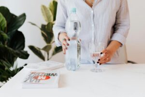 Manfaat Minum Air Putih: Pentingnya Asupan Cairan untuk Kesehatan Tubuh