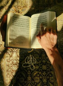 Keistimewaan Malam Lailatul Qadr: Ampunan dan Berkah di Bulan Ramadan