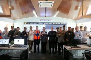 Pj Gubernur Agus Fatoni Lepas Keberangkatan 17 Armada Bus Angkutan Mudik Gratis dari Terminal Alang-alang Lebar Palembang