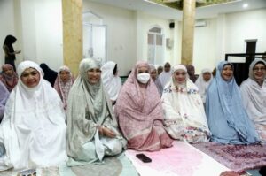 Sinergitas bersama Kajati Sumsel, Ketua DPRD Sumsel Salat Berjamaah di Masjid Al Adli