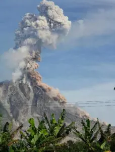 Gunung Ruang Meletus, 828 Warga Dievakuasi di Sulawesi Utara