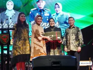 RA Anita Hadiri Malam Lepas Sambut Pangdam II Sriwijaya