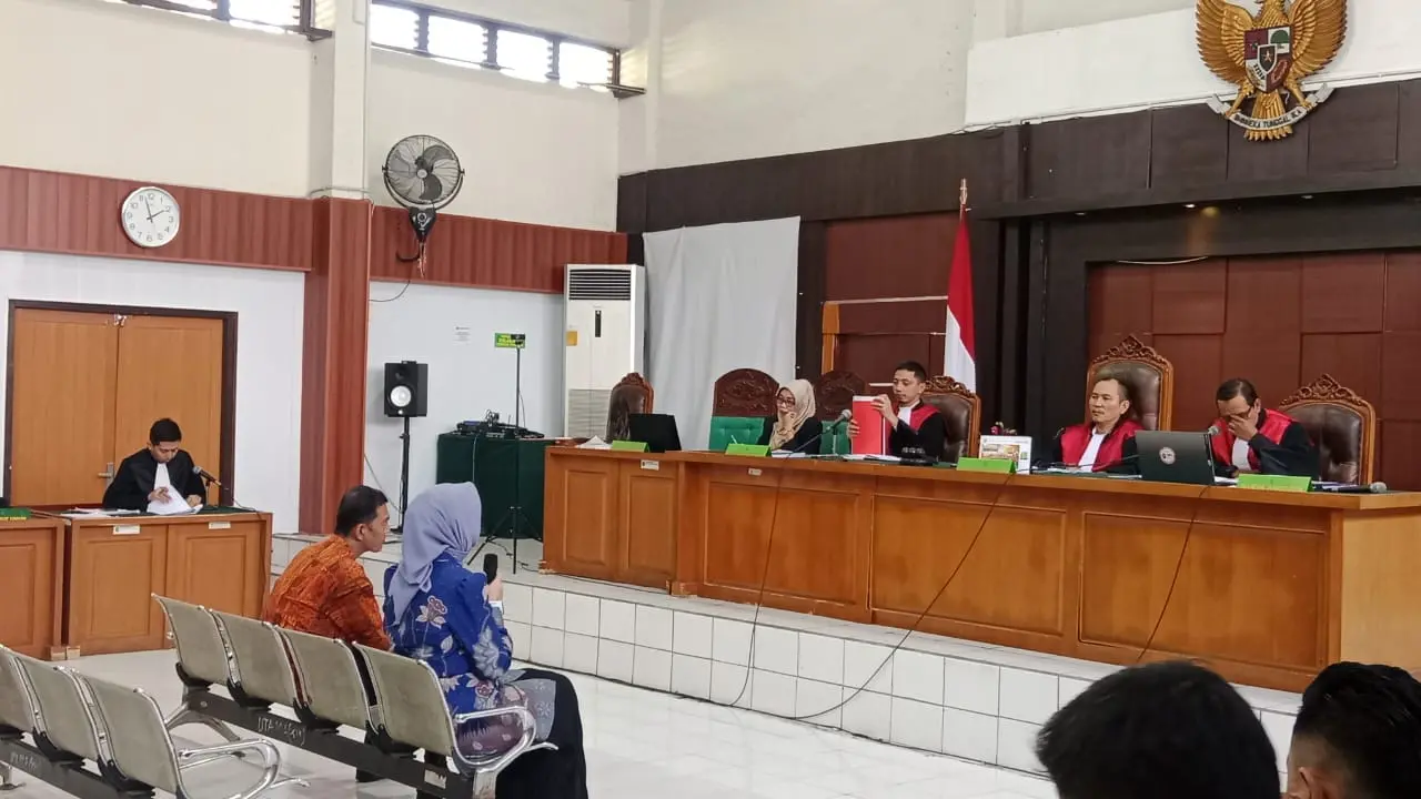 Saksi Sebut Terdakwa Ambil Uang Untuk Umroh, Dalam Sidang Korupsi Bank ...